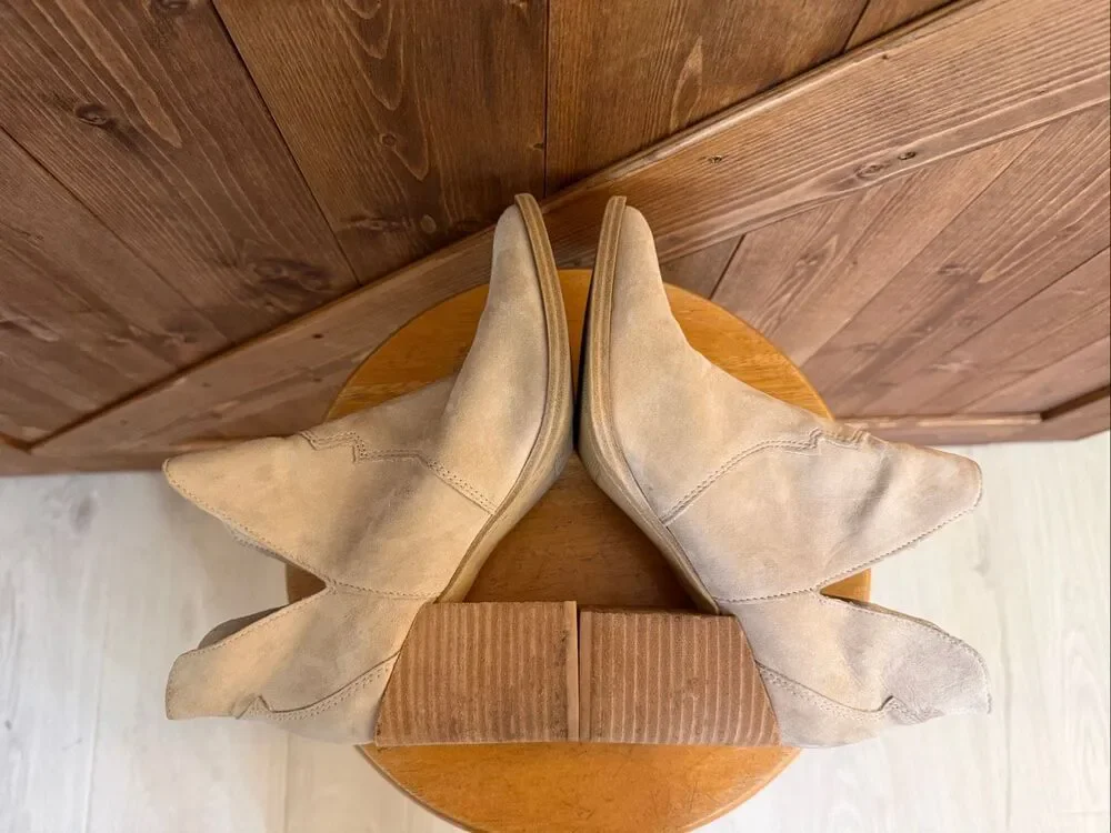 Steve Madden Women’s Size 7.5 Cream Leather Western Ankle Booties